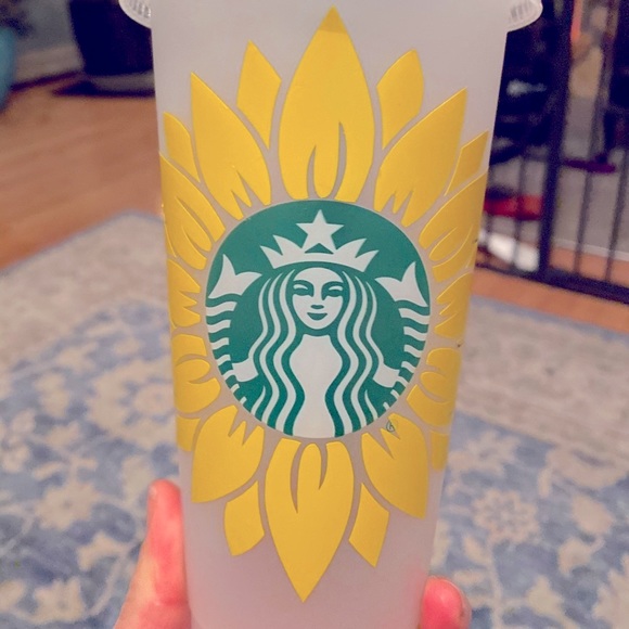 Starbucks venti 24 ounce cold cup with sunflower